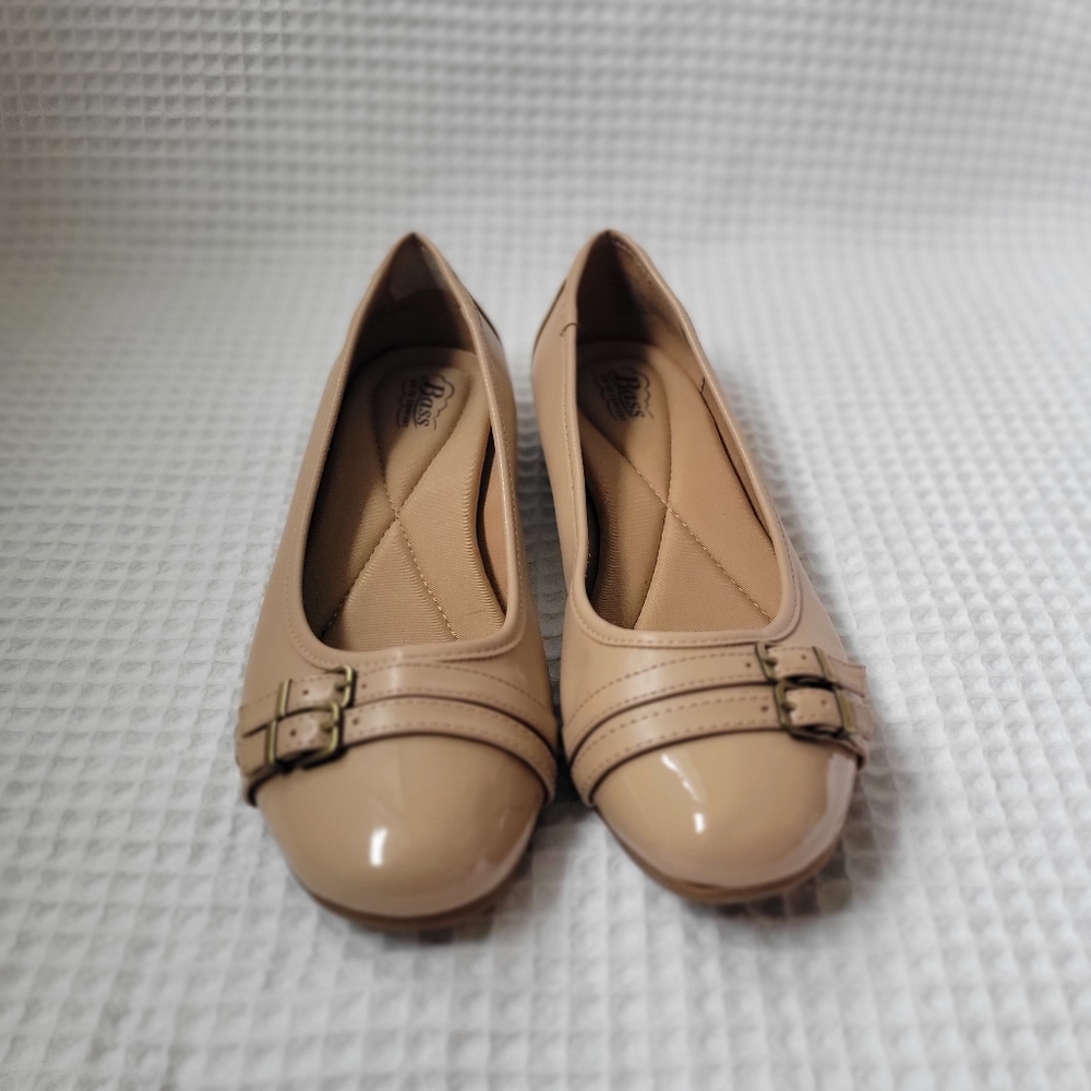 Bass Women's Size: 7.5 M Go-to comfort slip on nude Flats